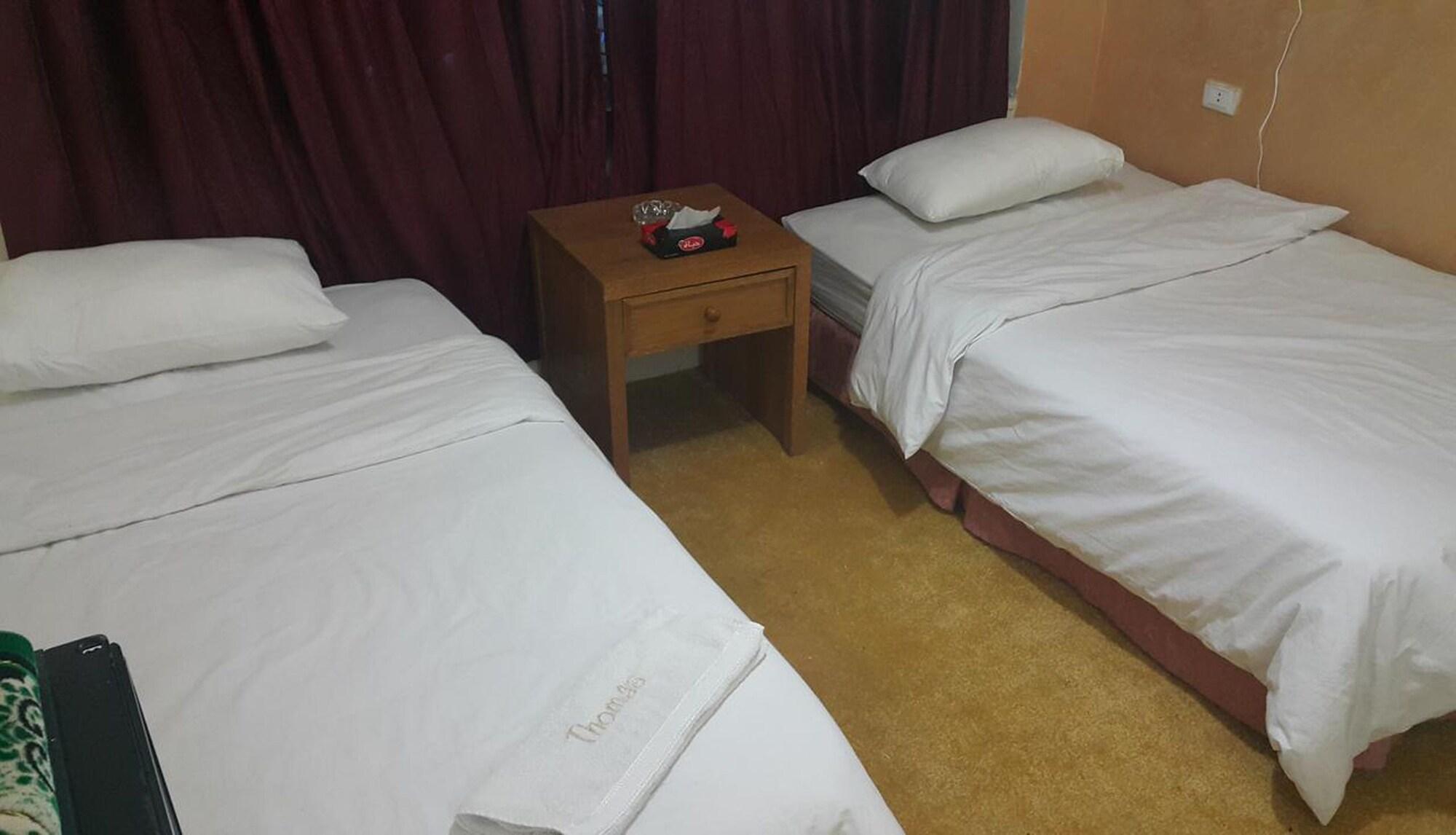 Al-Houriat Hotel Амман Экстерьер фото