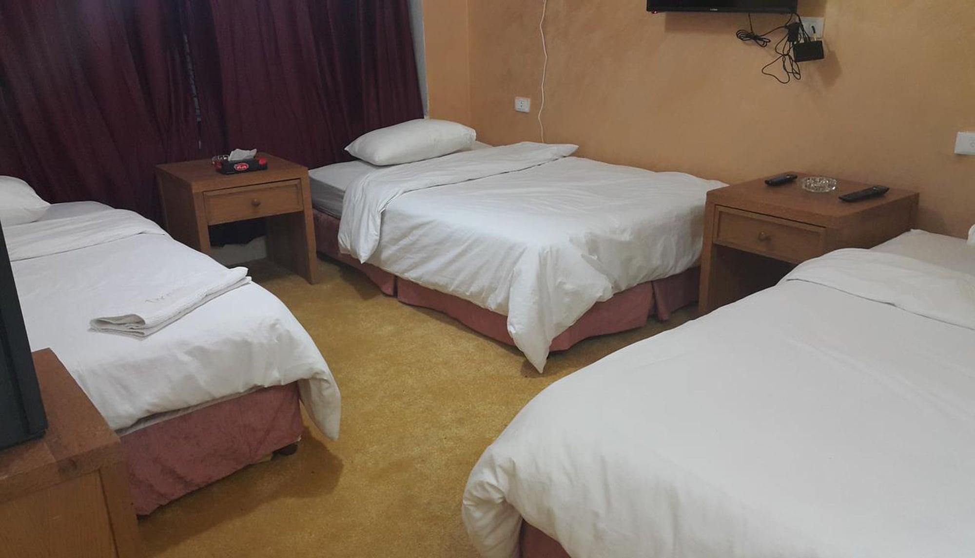 Al-Houriat Hotel Амман Экстерьер фото