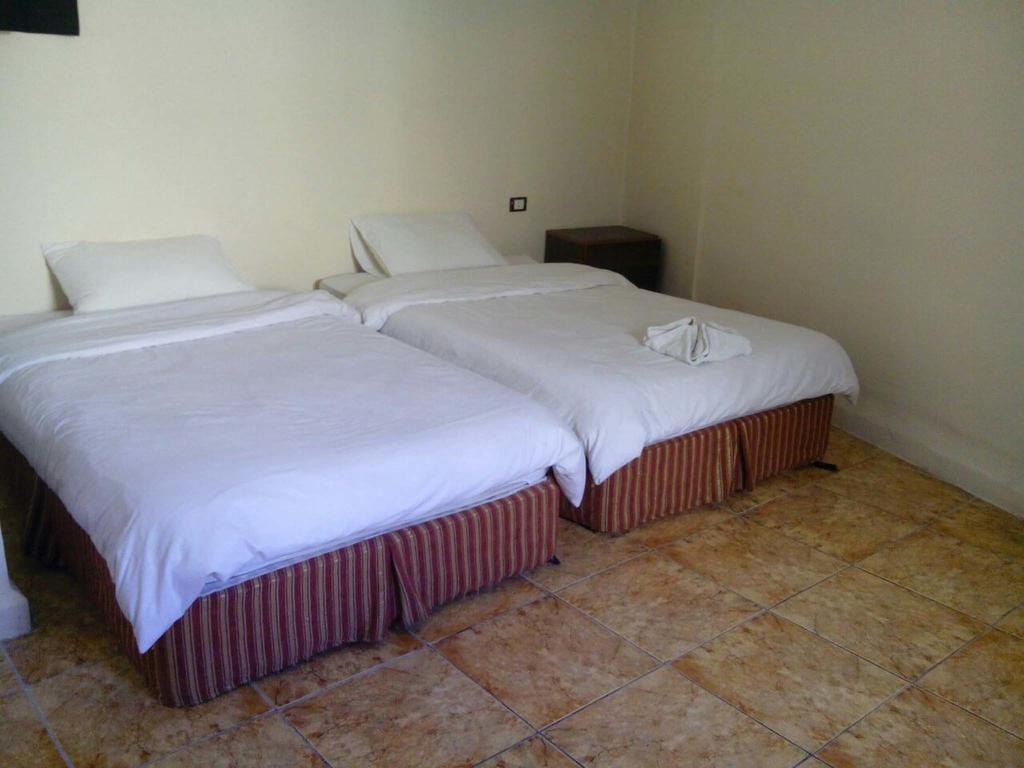 Al-Houriat Hotel Амман Экстерьер фото