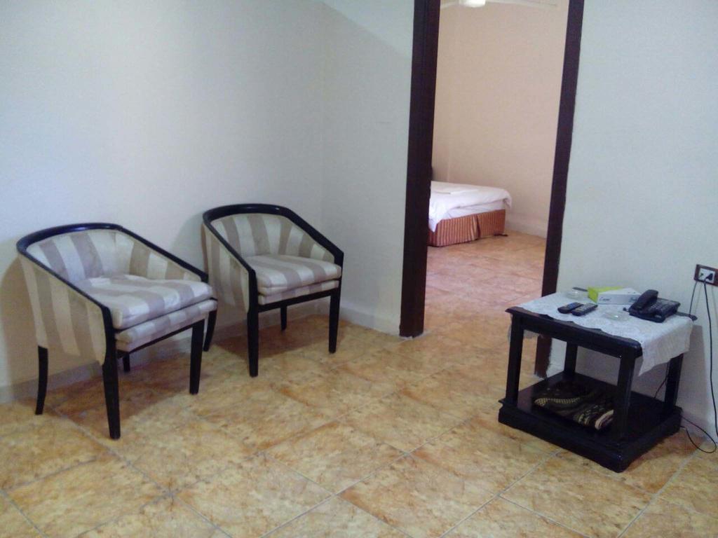 Al-Houriat Hotel Амман Экстерьер фото