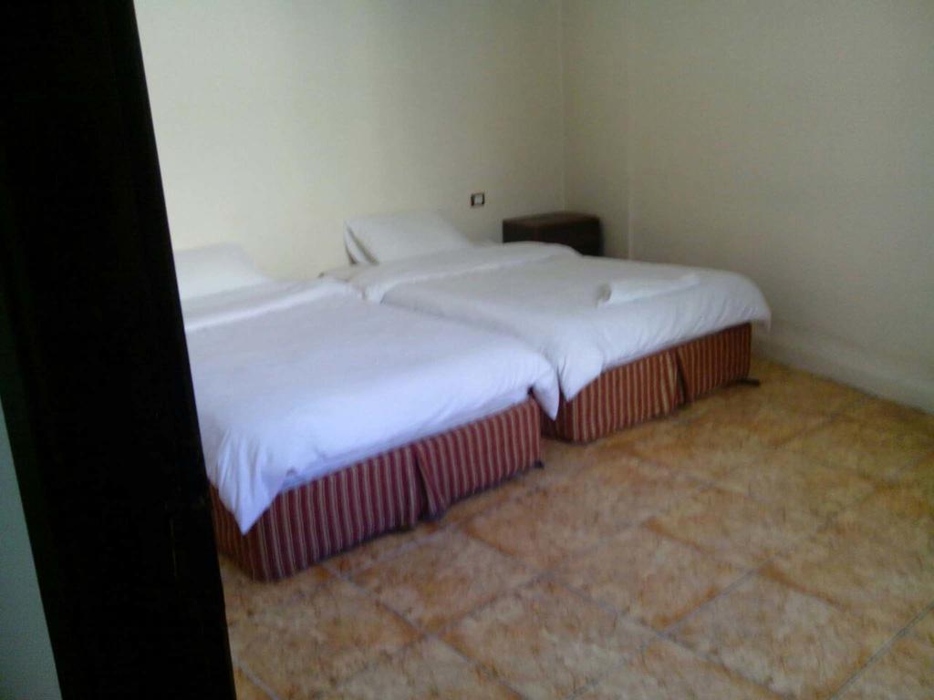 Al-Houriat Hotel Амман Экстерьер фото