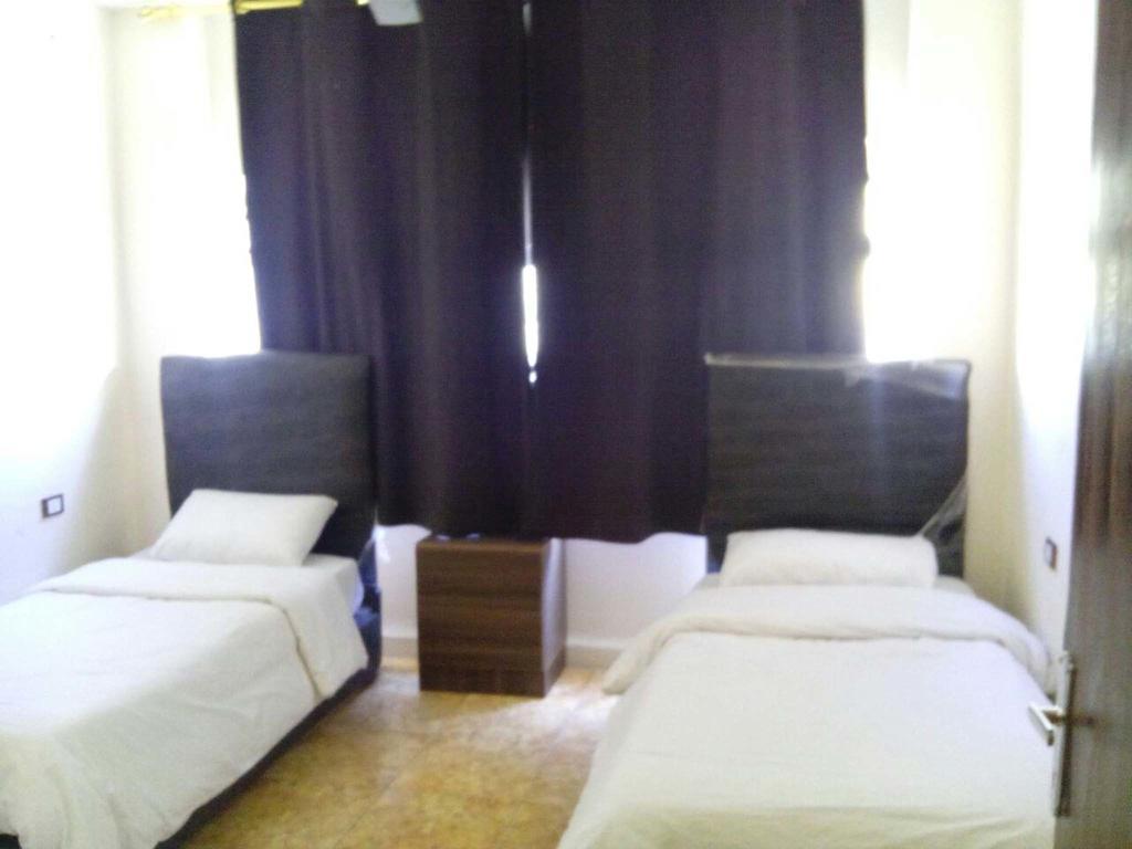 Al-Houriat Hotel Амман Экстерьер фото