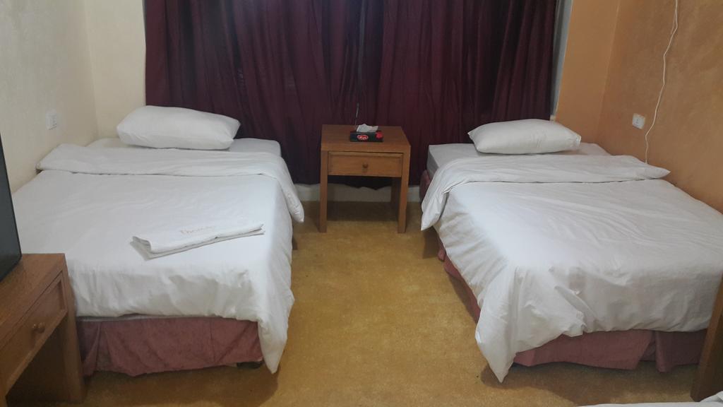 Al-Houriat Hotel Амман Экстерьер фото