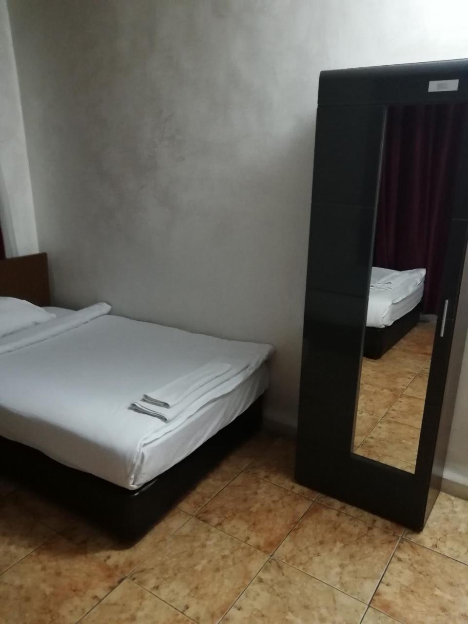 Al-Houriat Hotel Амман Экстерьер фото