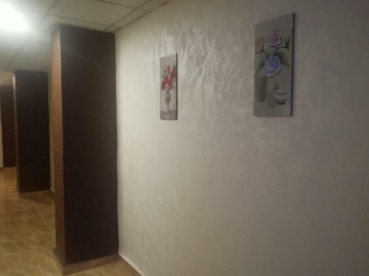 Al-Houriat Hotel Амман Экстерьер фото