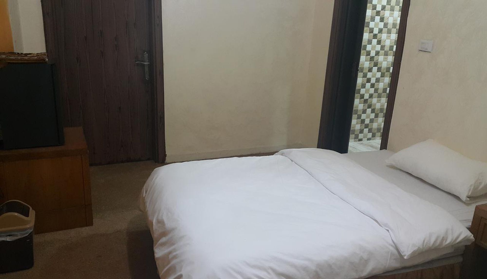 Al-Houriat Hotel Амман Экстерьер фото